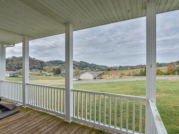 4th image of 156 Rolling Hills Dr