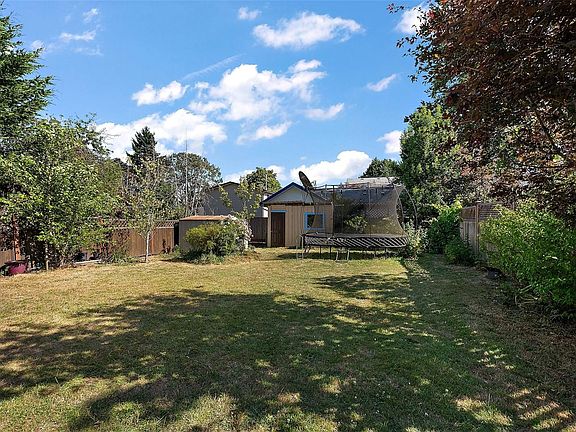 3rd image of 855 Sevenoaks Rd