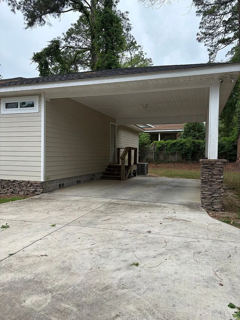 Building Photo - 534 Collins Dr