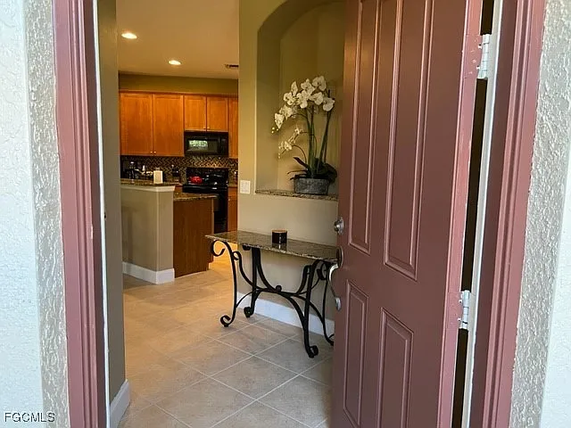2 bed, 2.0 bath, 1690 sqft, $5,500 — Photo 3