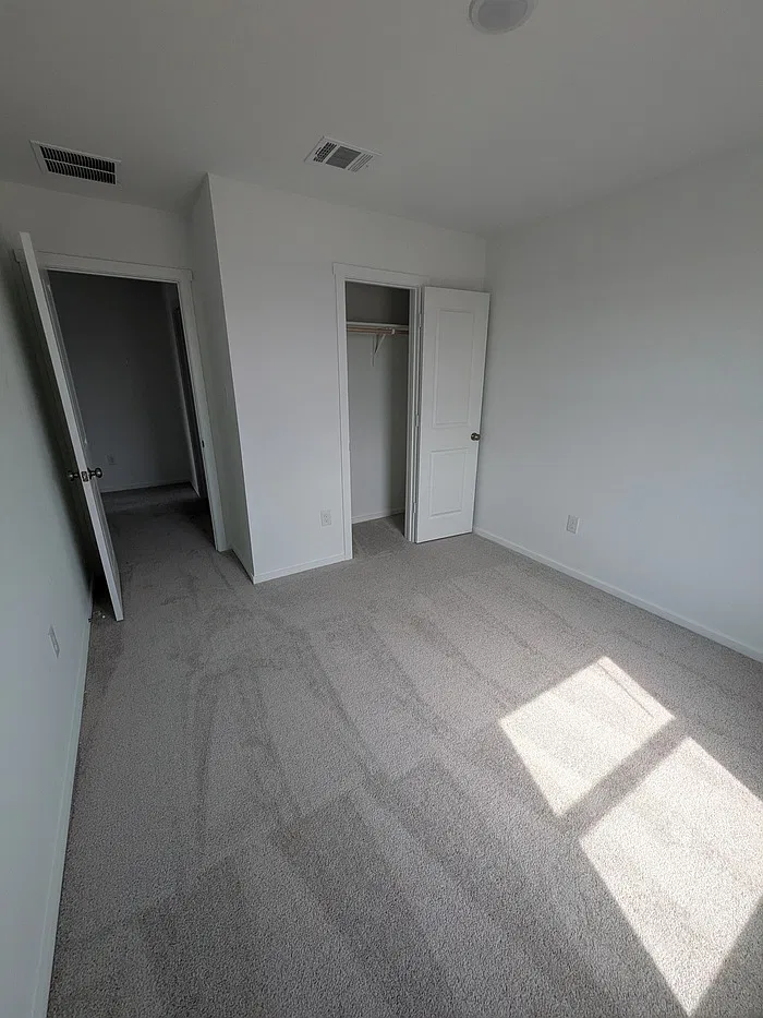 4 bed, 2.0 bath, 1692 sqft, $1,590 — Photo 2