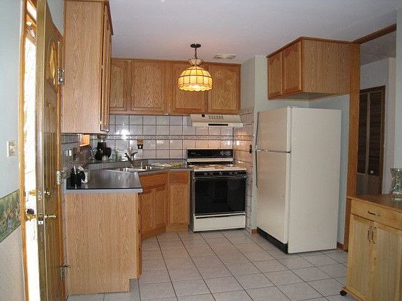 2nd image of 12920 S Marquette Ave