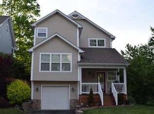213 Hawthorne Village Ct, East Stroudsburg, PA 18302