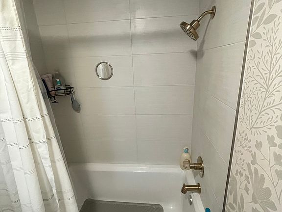 3rd image of 40 Reed St