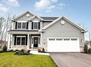 56 Briarwood Ln, Grand Island, NY 14072