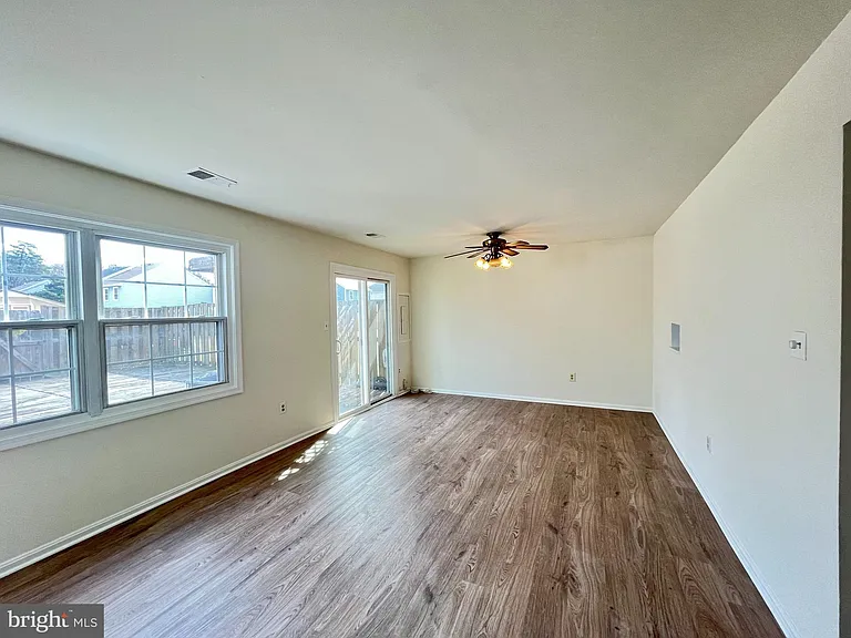 8421 McKenzie Cir — Photo 11