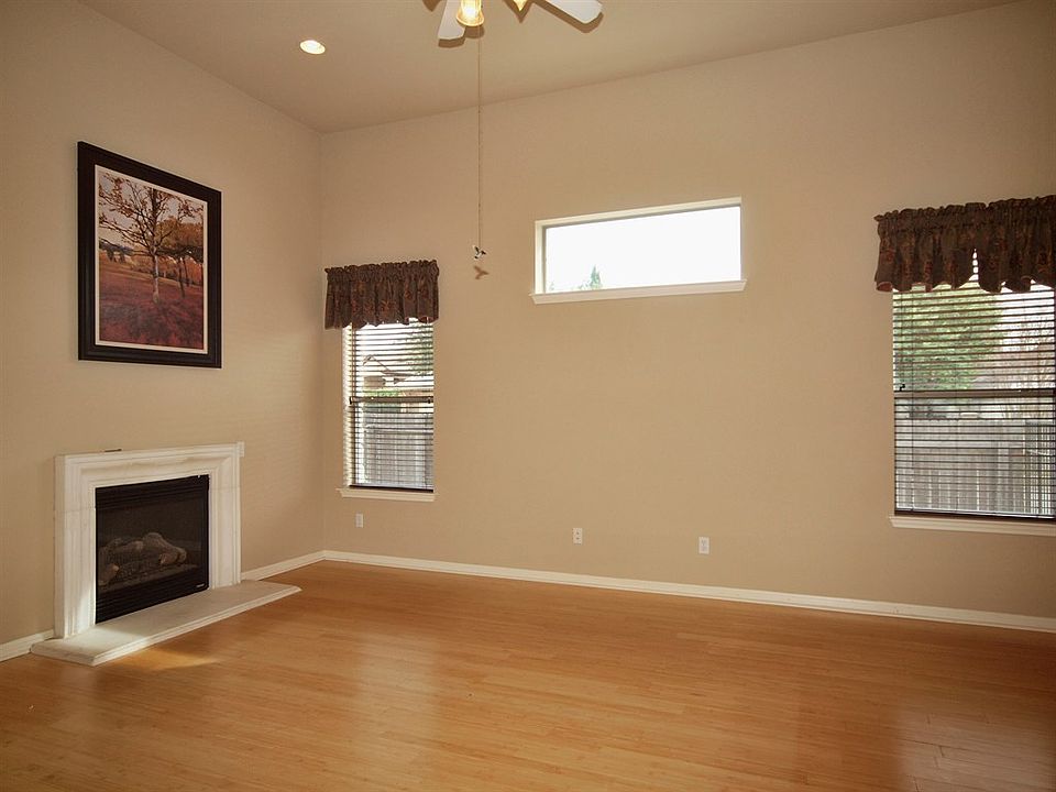 1st image of 2520 Moray Ln