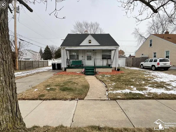 1529 Cora St, Wyandotte, MI 48192