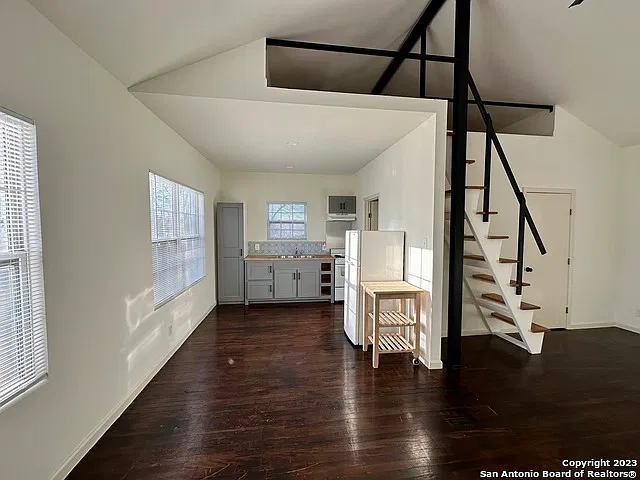 1 bed, 1.0 bath, 1154 sqft, $1,050 — Photo 4