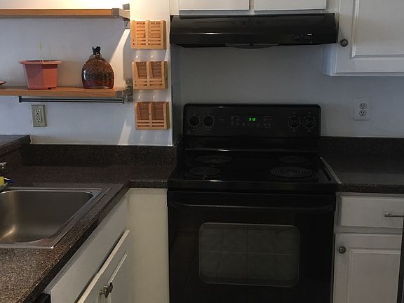 5th image of 900 N Stafford St #16