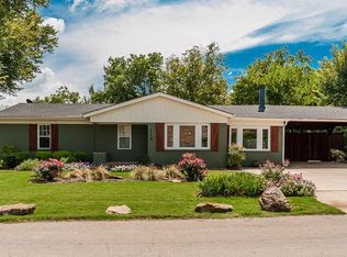 119 Hall St, Grapevine, TX 76051