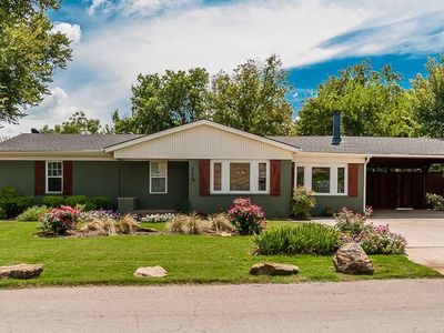 119 Hall St, Grapevine, TX, 76051