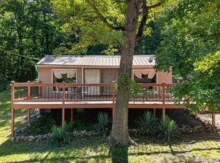 418 Outlook Dr, Edwards, MO 65326