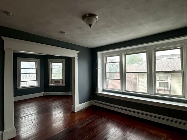 216 Sterling Ave Floor 2