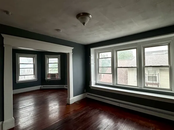 216 Sterling Ave Floor 2, Providence, RI 02909
