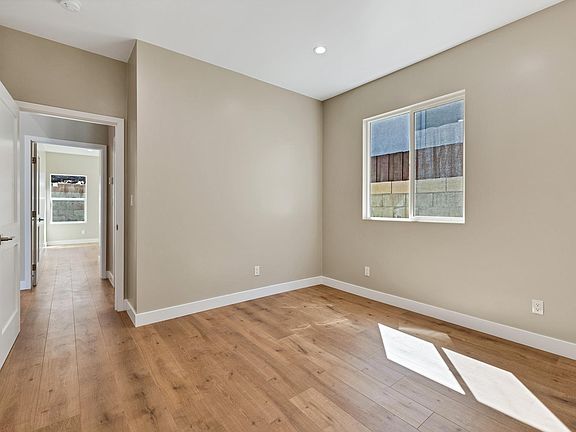 2nd image of 10210 Hillhaven Ave