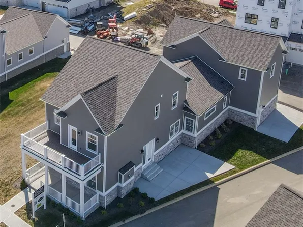 39 2nd St, Oakmont, PA 15139