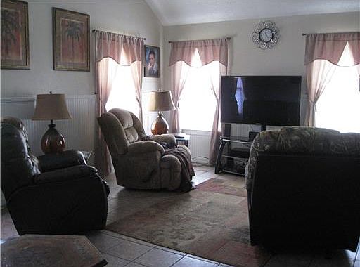 3rd image of 10195 Cottage Ct