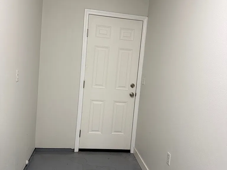 819 Pine St — Photo 11