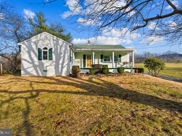 890 Browntown Rd, Bentonville, VA 22610