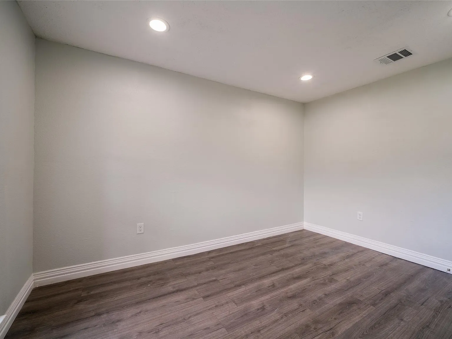 4 bed, 2.0 bath, 1447 sqft, $2,395 — Photo 4