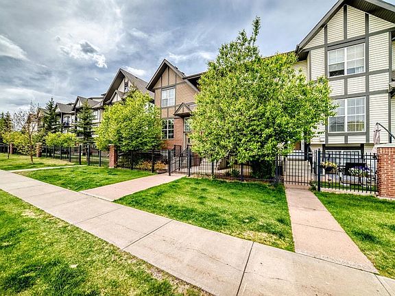 2nd image of 314 New Brighton Vlg SE