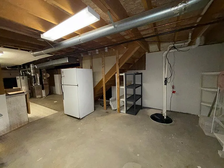 741 Woods Ct — Photo 25
