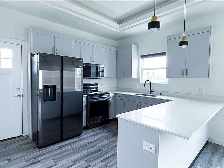 1201 E Iris Ave #6 — Photo 6