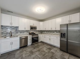 9 W Quincy St, Westmont, IL 60559