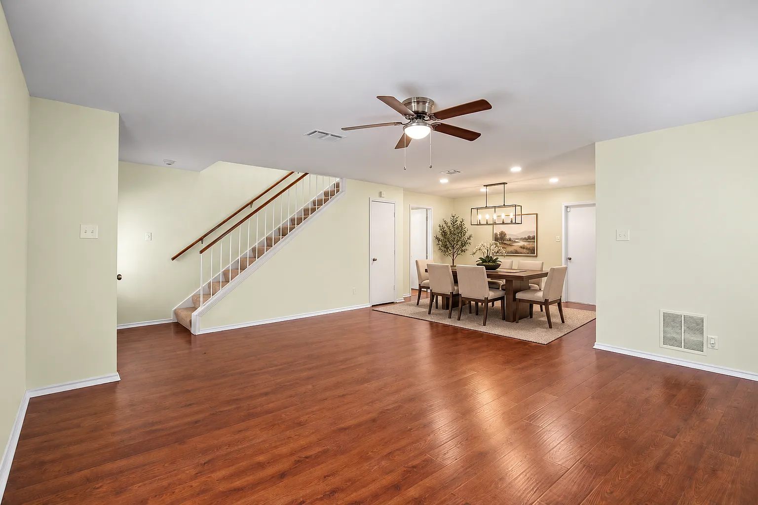 3 bed, 2.5 bath, 1280 sqft, $1,795 — Photo 2