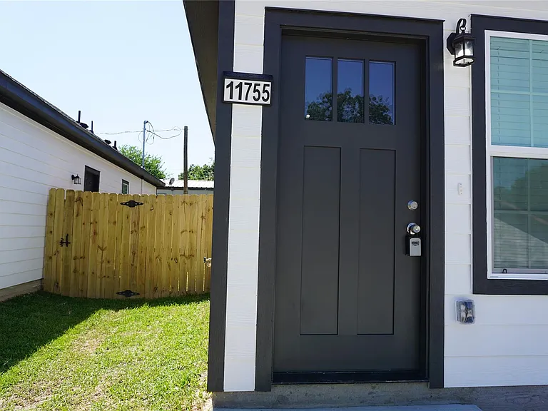 11755 White Cedar — Photo 2