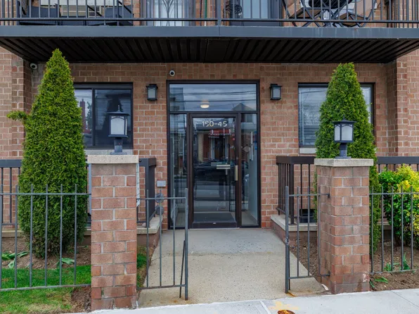 150-45 Centreville Street 3C image 1 of 11