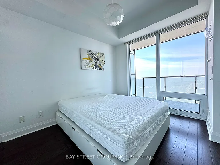 1080 Bay St #4006 — Photo 15