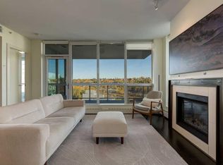 222 Riverfront Ave SW #913, Calgary, AB T2P 0W3