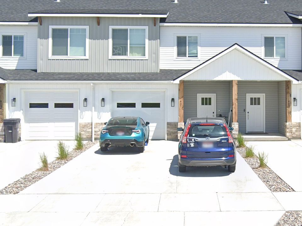1st image of 407 Huckleberry Ln