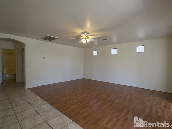 5th image of 453 W Silver Creek Ct