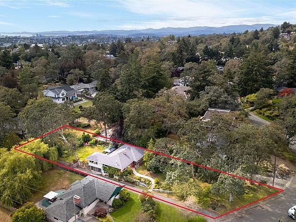 4th image of 2083 Renfrew Rd