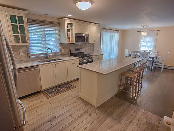 5th image of 60 Percival Drive