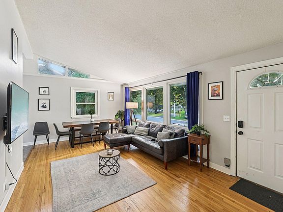 4th image of 5895 Tennison Dr NE