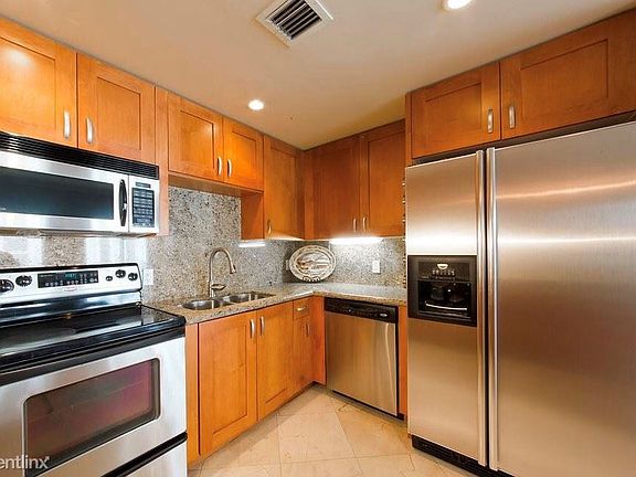 3rd image of 20 Calabria Ave
