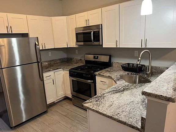 3rd image of 2444 Montrose St
