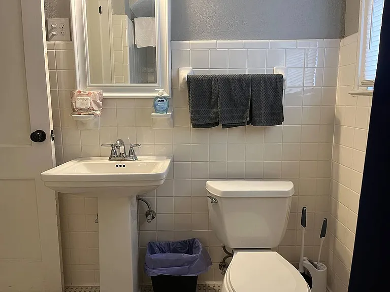 1415 E Cervantes St #1 — Photo 10