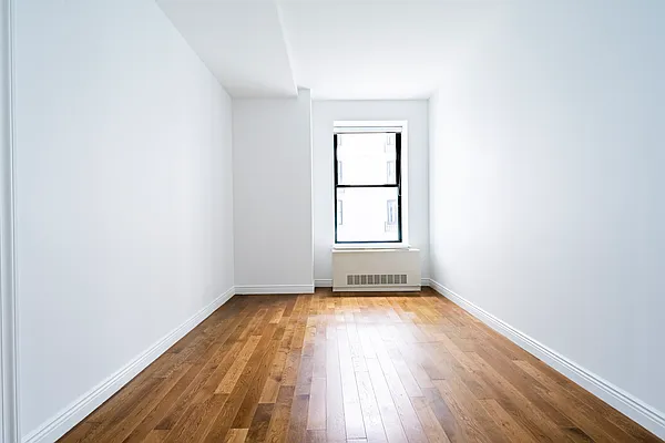 Rented by New York Casas Ltd. | media 10