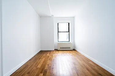 Rented by New York Casas Ltd.