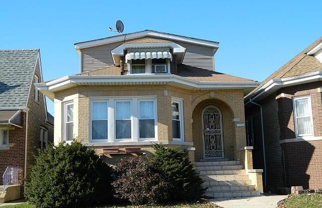 1st image of 2830 N Melvina Ave