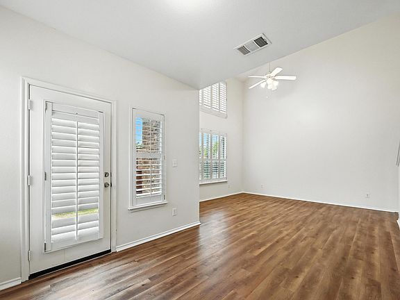 5th image of 3100 Tarrant Ln #1