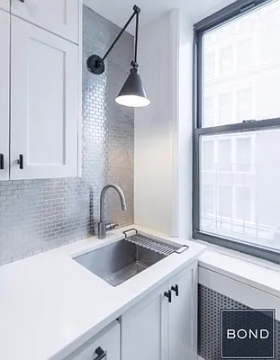 Rented by Bond New York | media 32