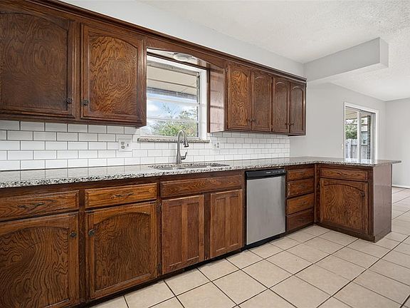 2nd image of 1233 SW 91st St