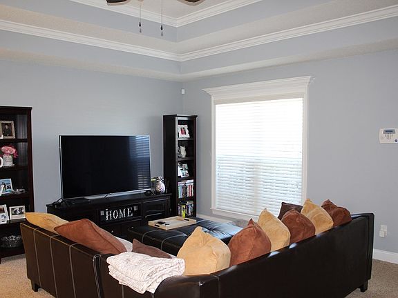 4th image of 3416 Greenhill Dr