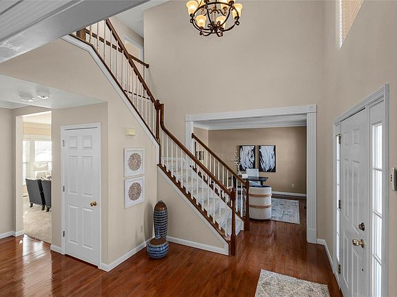 3rd image of 791 Cypress Knoll Dr